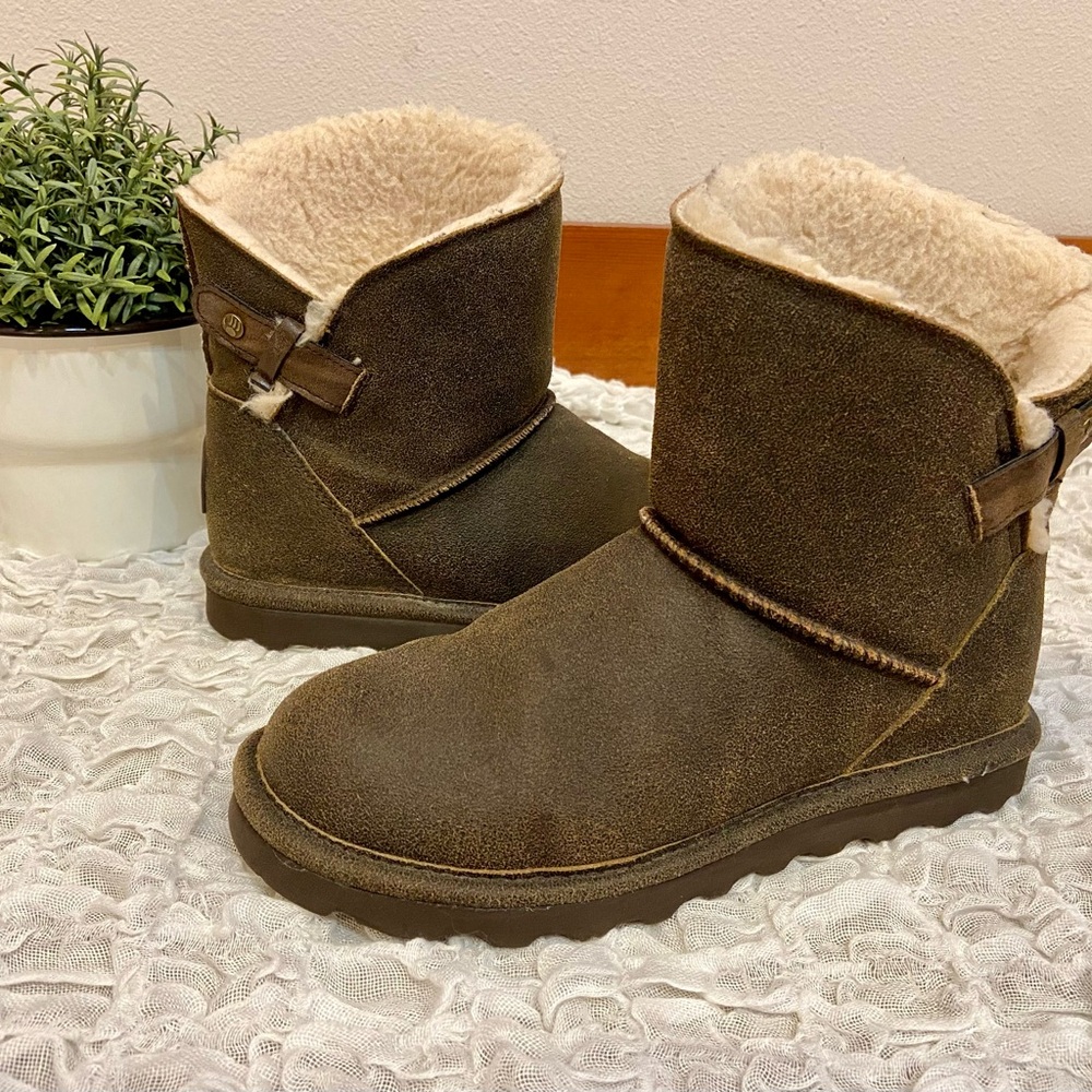 BearPaw Sherpa/Shearling Leather Fur Boots Booties Brown sz 7 Comfy Winter Shoes